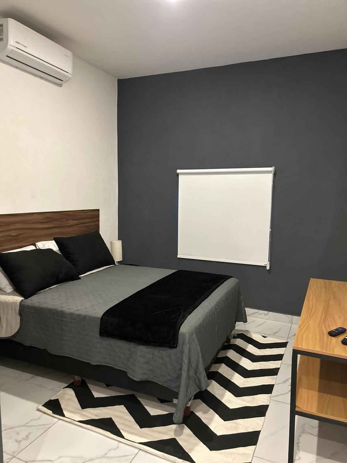 Vidrio Suites Col Americana Guadalajara Bagian luar foto