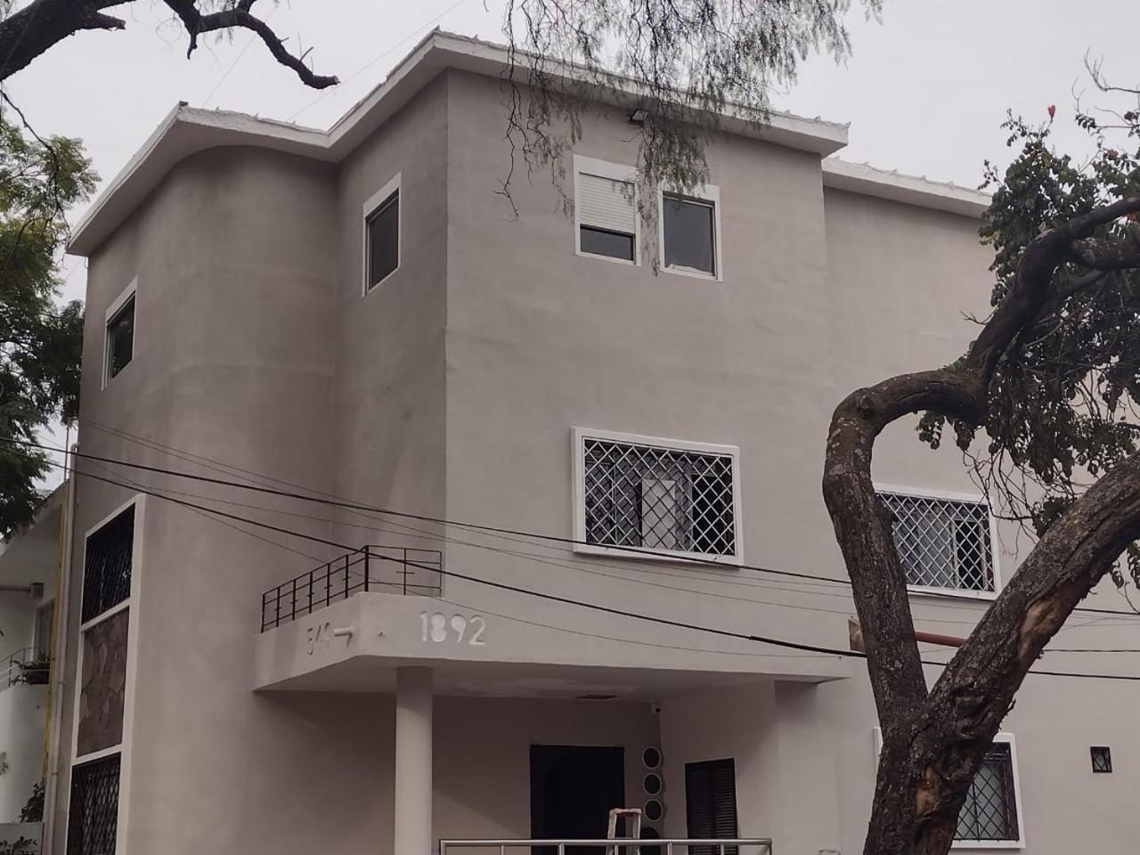 Vidrio Suites Col Americana Guadalajara Bagian luar foto