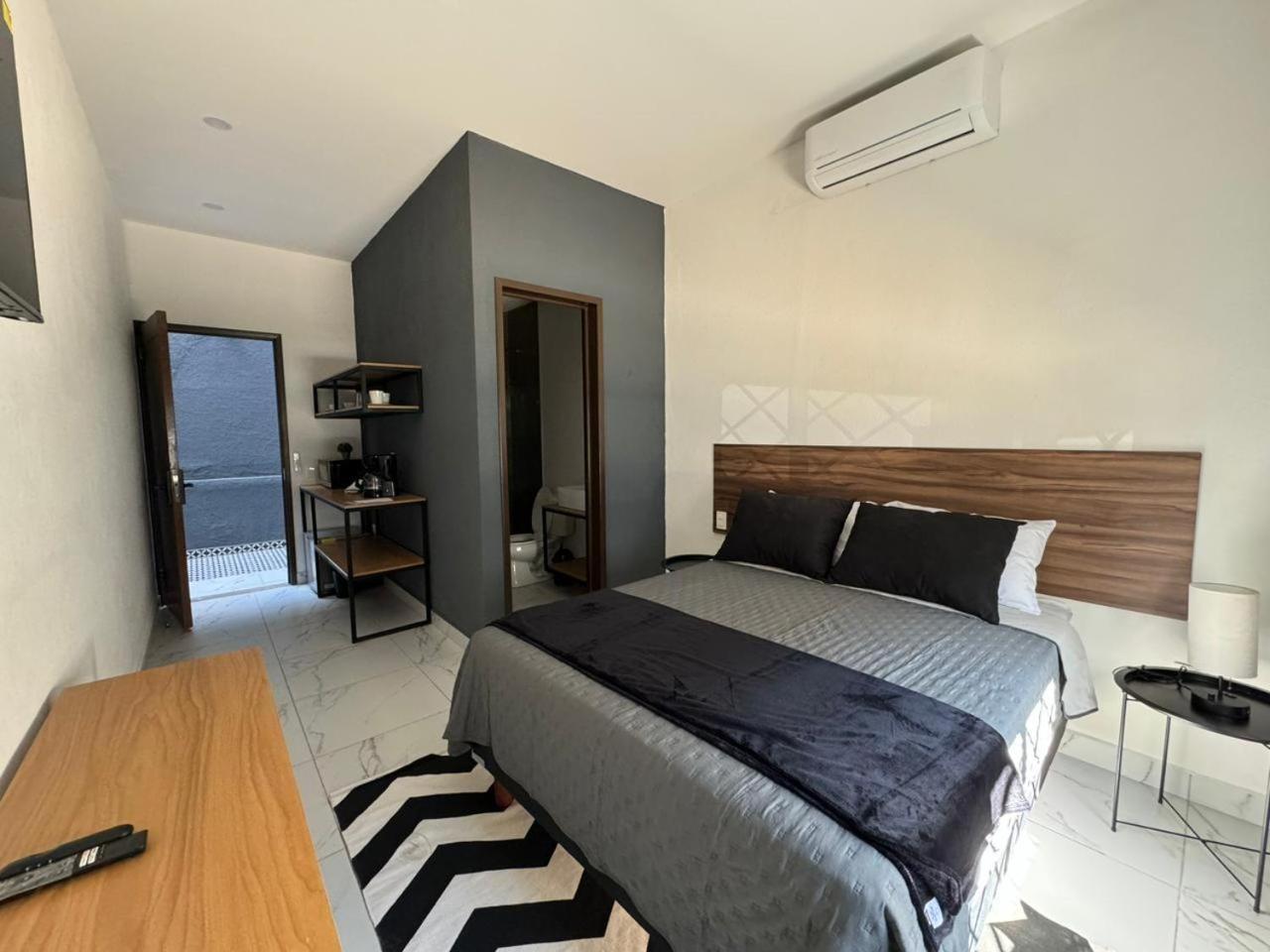 Vidrio Suites Col Americana Guadalajara Bagian luar foto