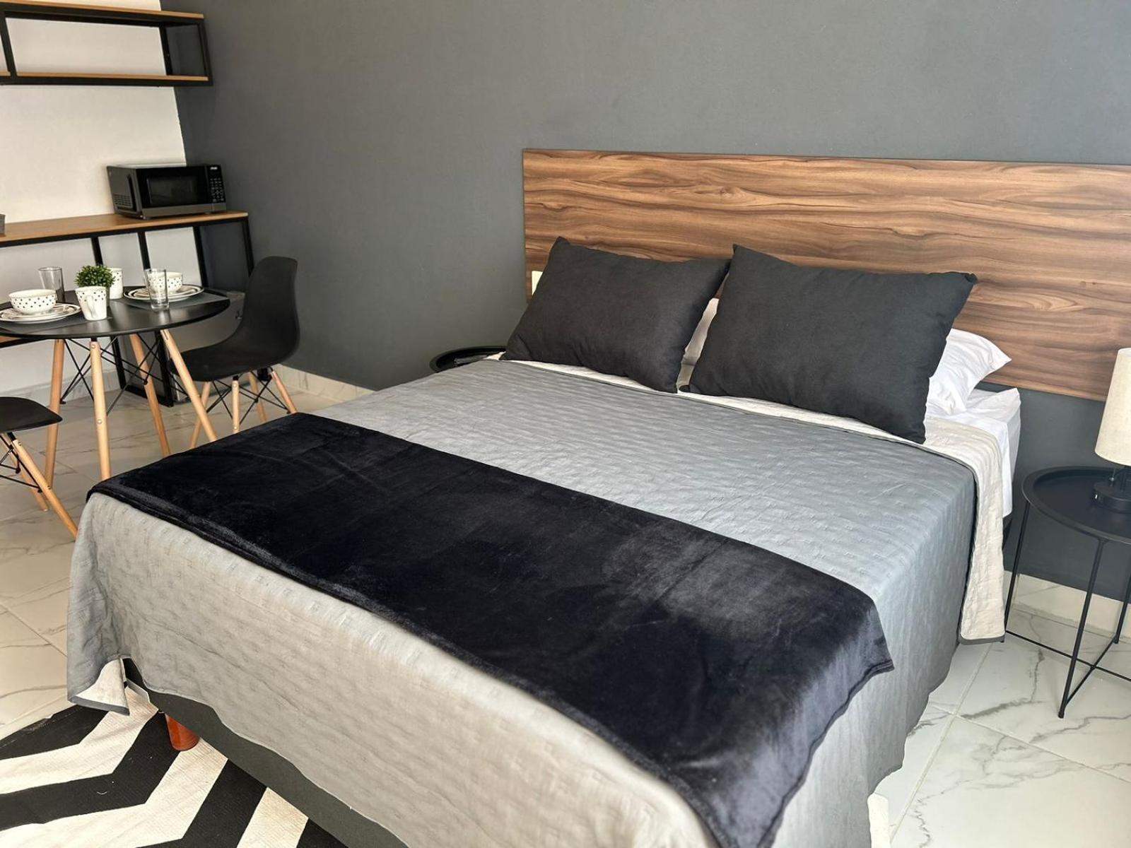 Vidrio Suites Col Americana Guadalajara Bagian luar foto